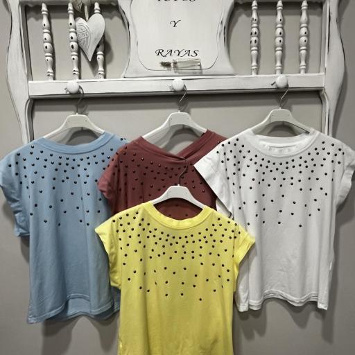 Camiseta tachuelas